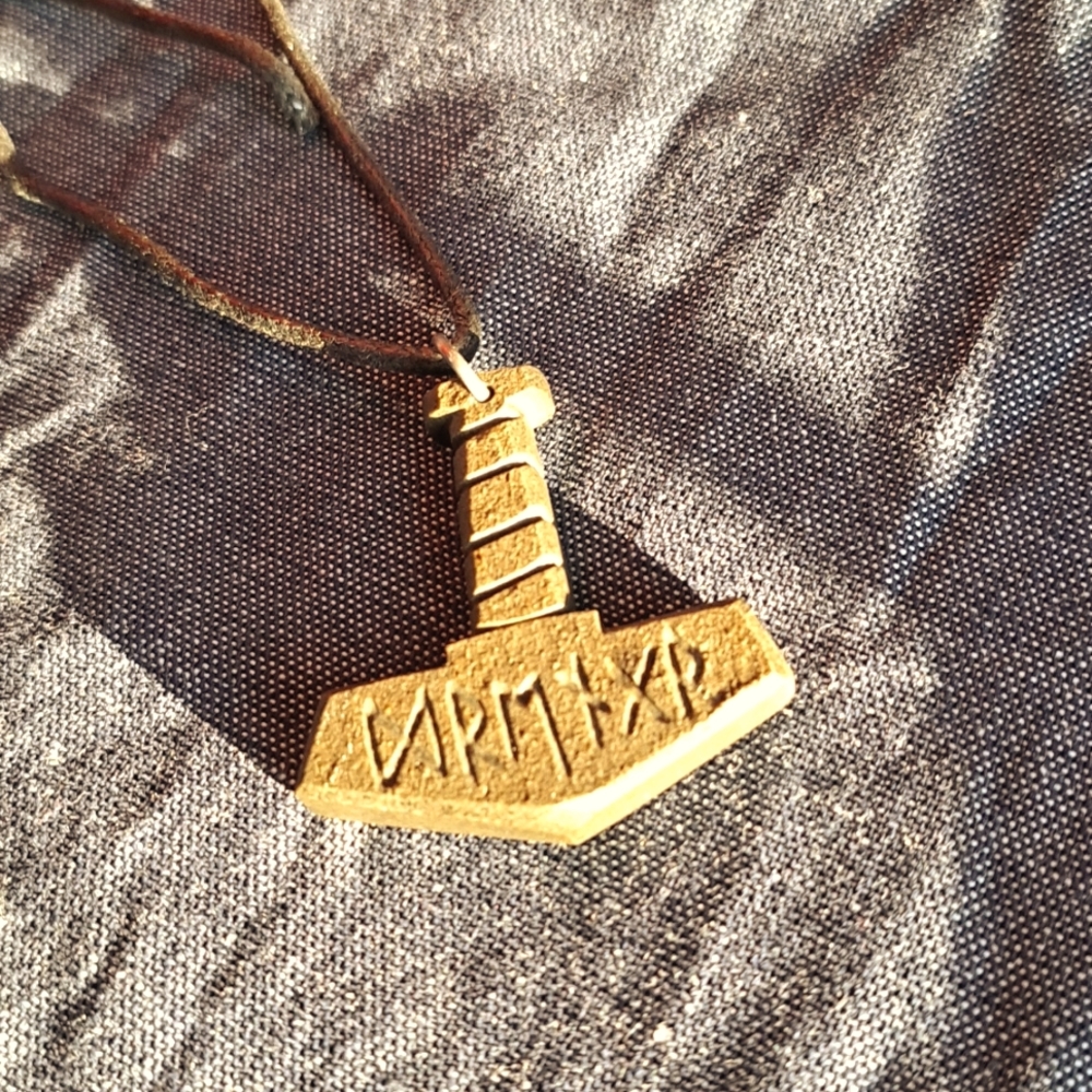 Mjolinr, Thors Hammer medallion necklace